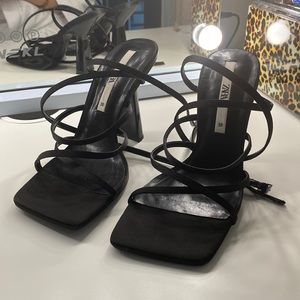 High Heeled Strappy Sandals🖤
